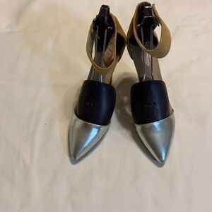 Jeffrey Campbell/Free People Size 8.5 Solitaire pointed pumps